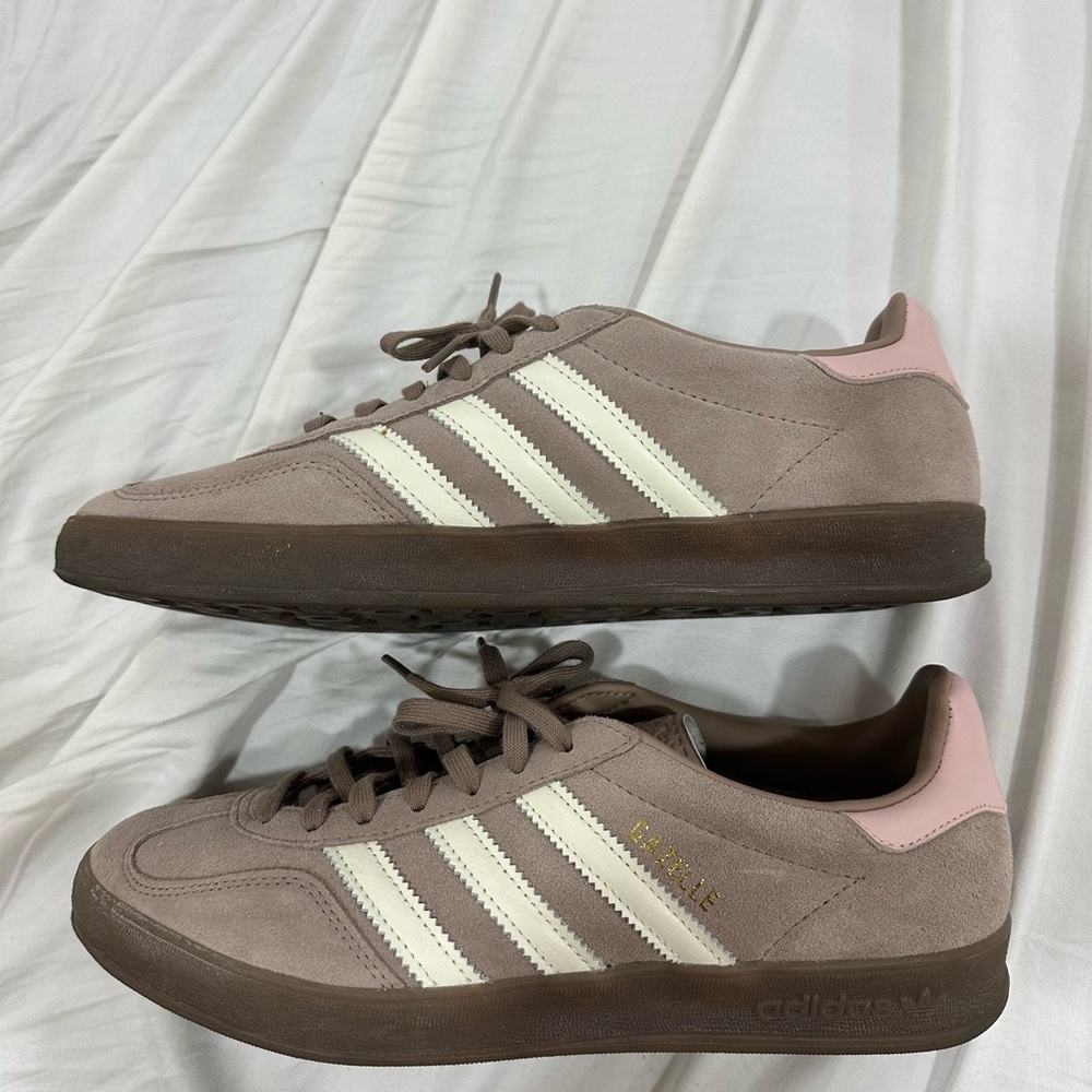Adidas gazelle indoor sneaker Beige and Pink Casual Shoes